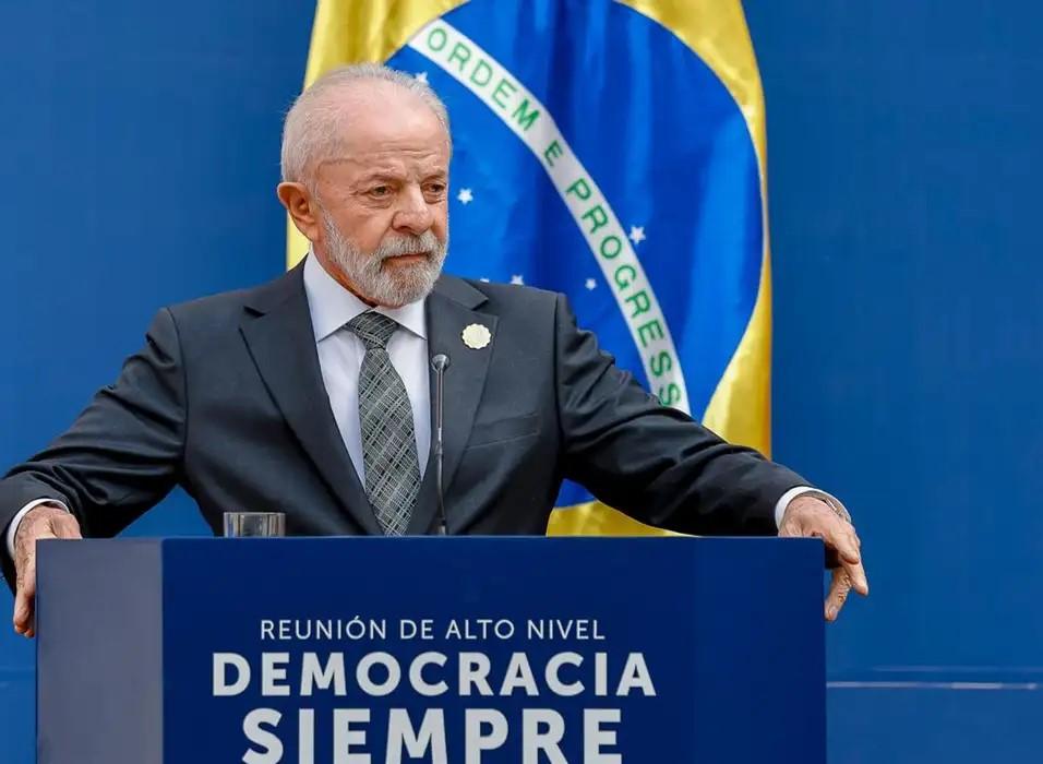 Democracia corre risco como no período nazista, diz Lula Democracia corre risco como no período nazista, diz Lula