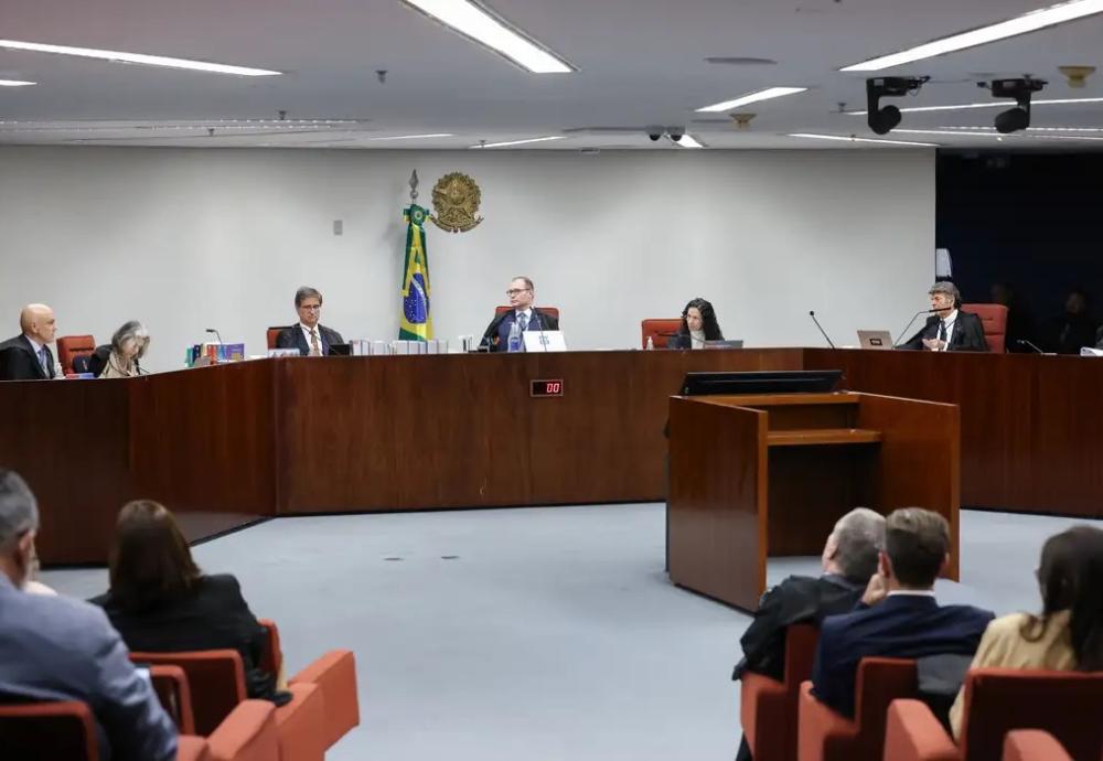 STF inicia interrogatório de ex-aliados de Bolsonaro na trama golpista
