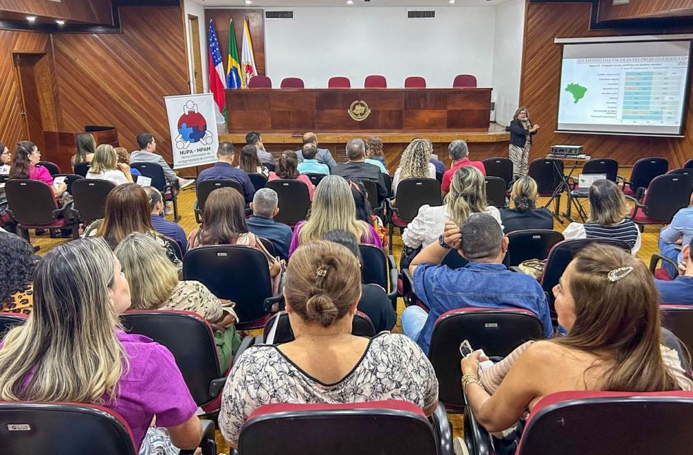Gestores escolares da Prefeitura de Manaus participam de palestra sobre ‘Justiça Restaurativa’ promovida pelo MP-AM