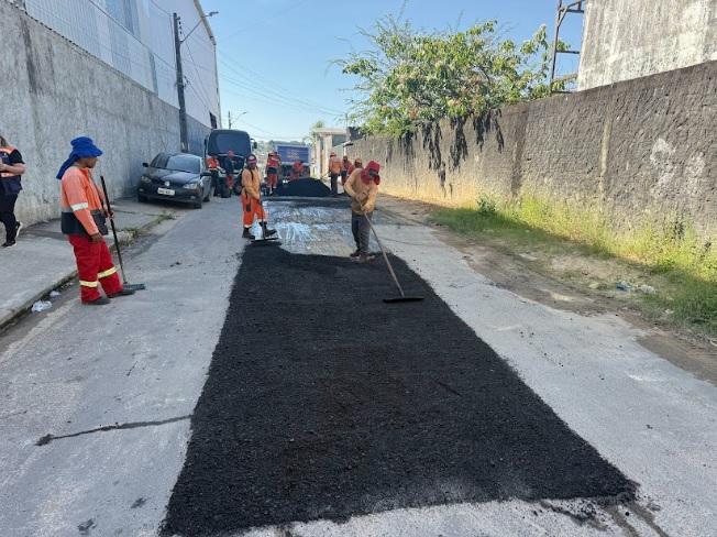 Infraestrutura viária da comunidade Bairro Novo é reforçada com ação da Prefeitura de Manaus