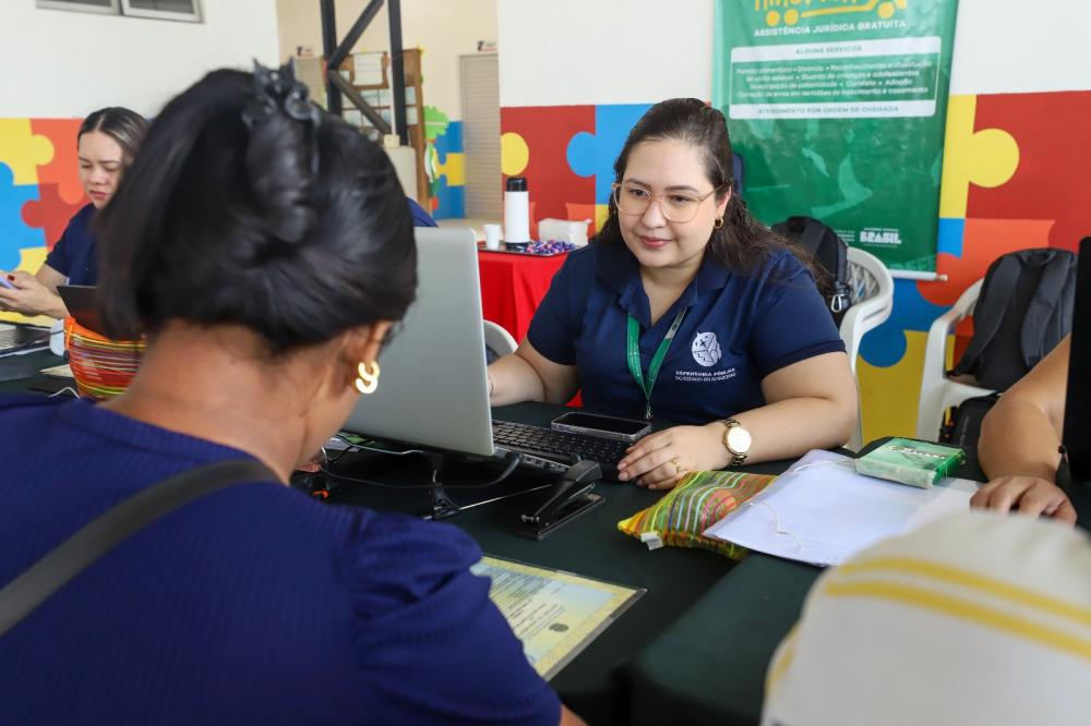 Operação Shamar: PC-AM e DPE-AM promovem atendimento jurídico gratuito para mulheres na DECCM centro-sul