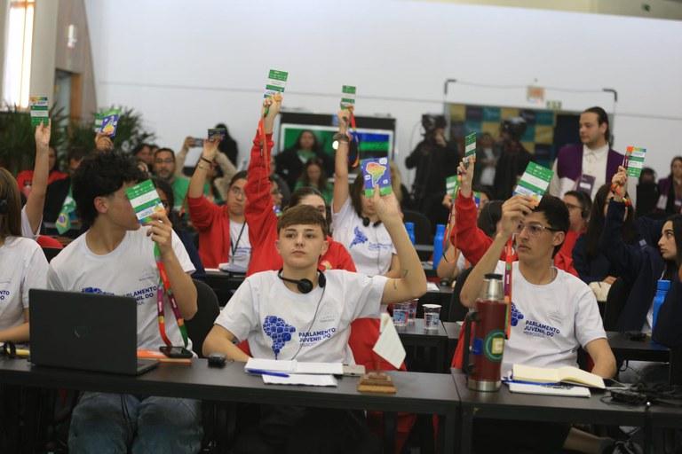 Estudantes do Mercosul assinam declaração final do PJM
