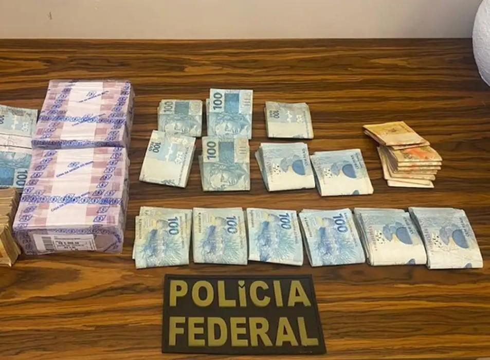 Polícia Federal investiga desvio de R$ 50 milhões da educação