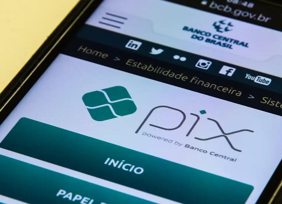Pix não discrimina empresas estrangeiras, responde Brasil aos EUA