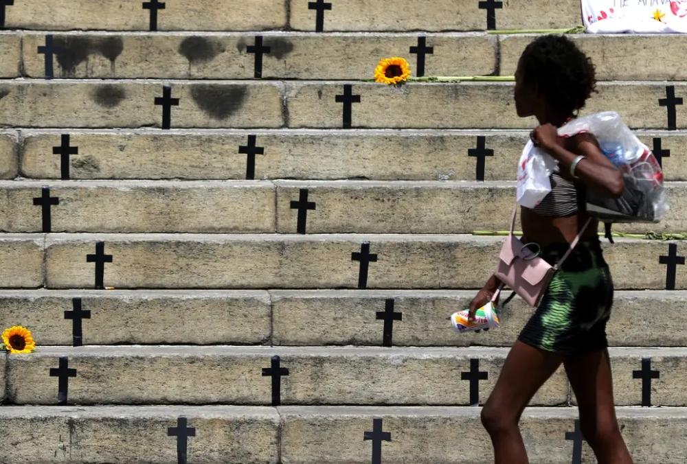 Casos de feminicídio por arma de fogo aumentam em 2025 no país