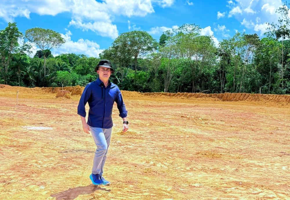 Prefeito David Almeida dá início às obras de mais um conjunto habitacional na zona Oeste