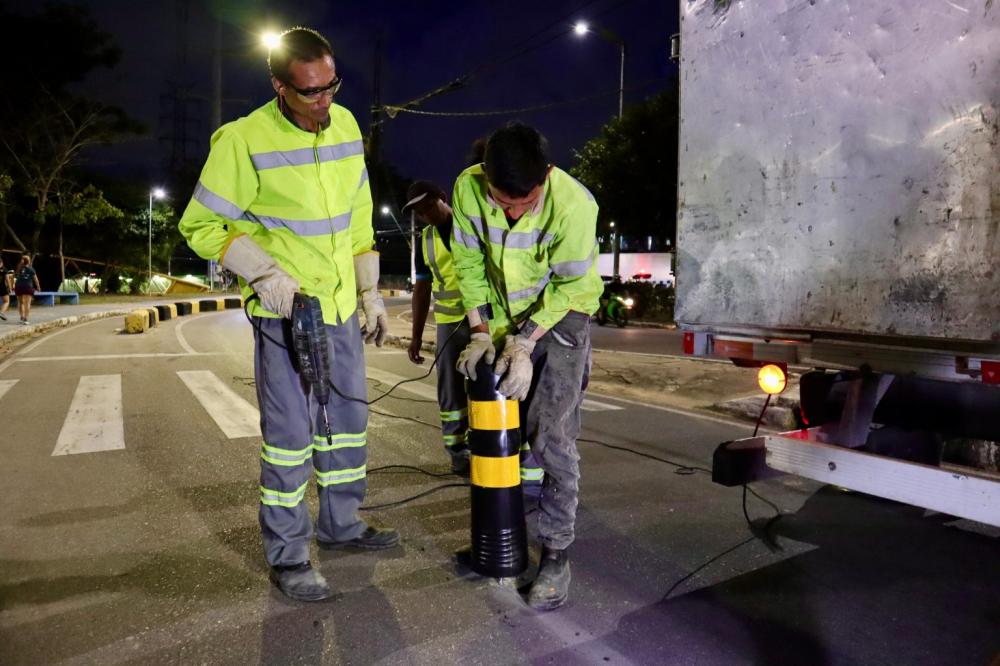 Prefeitura de Manaus instala balizadores no Passeio do Mindu para reforçar segurança de corredores e ciclistas