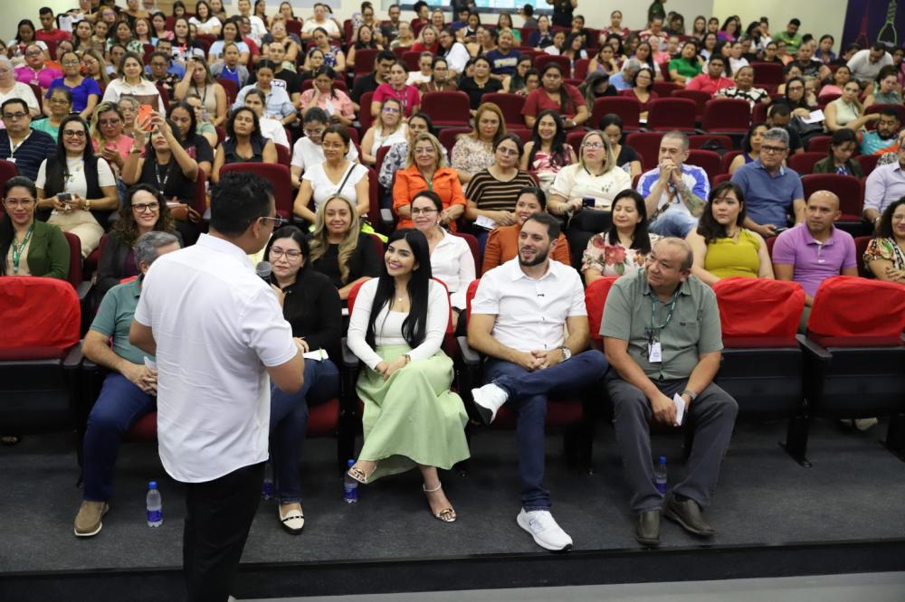 Prefeitura de Manaus agilizará avaliação de desempenho para garantir progressão a servidores da Educação