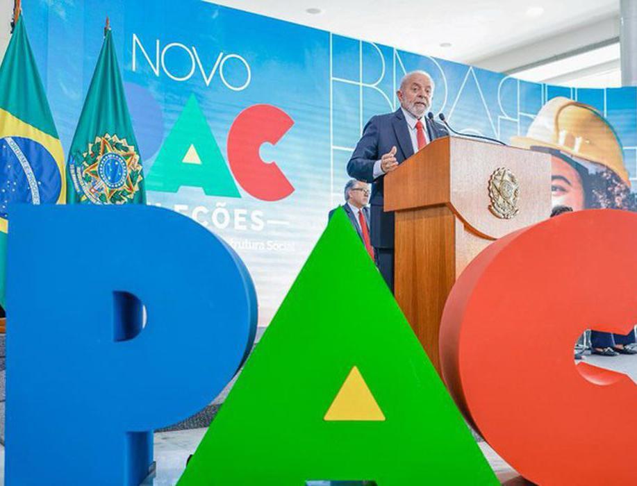 Lula anuncia R$ 9,7 bilhões para o transporte público