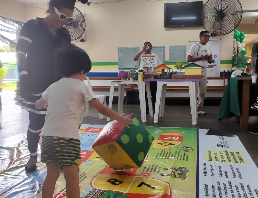 Orientações de saúde e prevenção da FVS-RCP chegam à comunidade no ‘Dia de Cooperar’