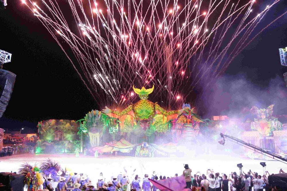 Com cenário grandioso e tecnológico, Flor Matizada encerra o Festival de Cirandas de Manacapuru