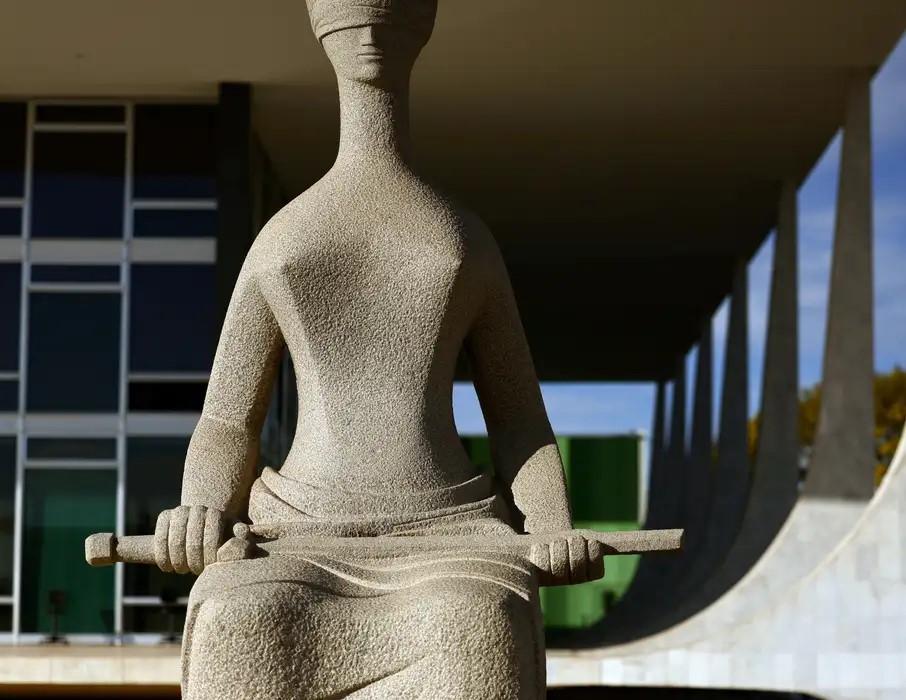 Advogado diz que fará 'defesa verdadeira' e que Bolsonaro não está bem