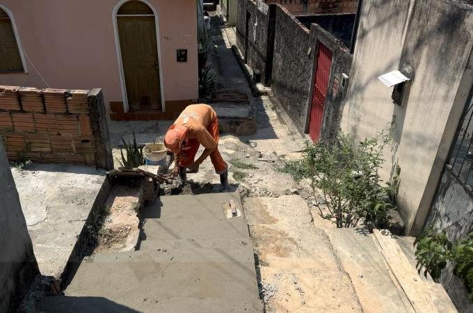 Prefeitura de Manaus conclui recuperação de rede de drenagem e escadaria no bairro Japiim