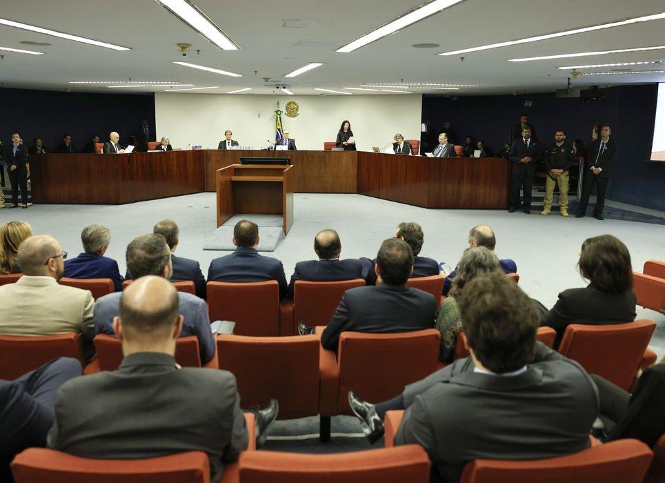 STF terá sessões extras para julgamento de Bolsonaro