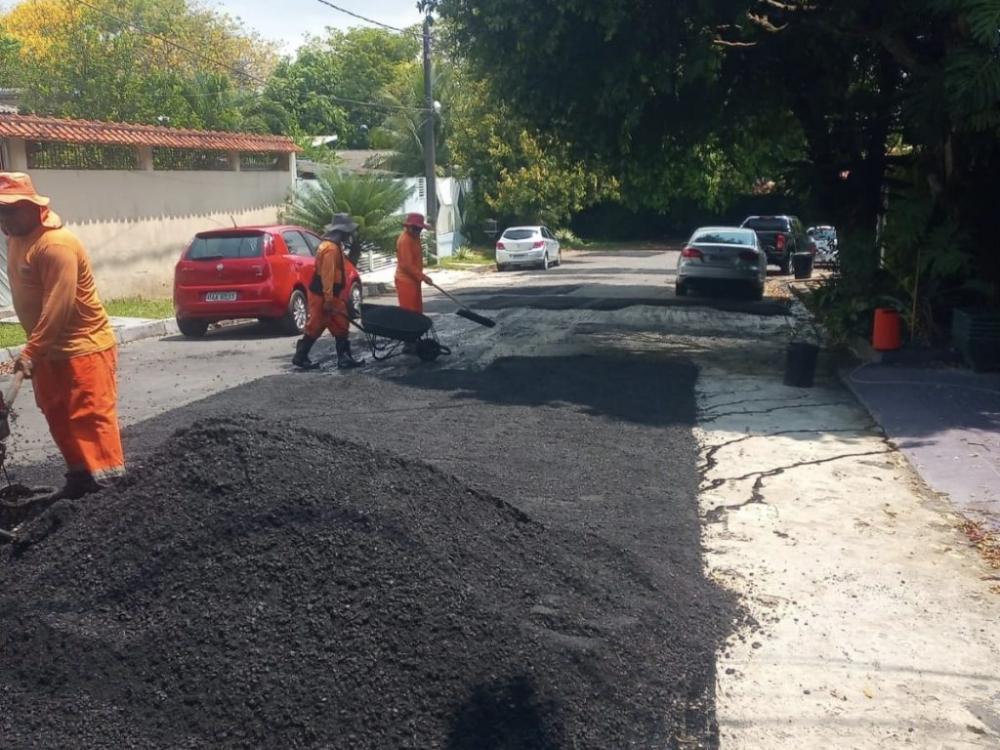 Prefeitura avança nas obras de recuperação asfáltica no bairro Coroado
