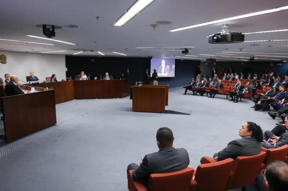 Anotações em agenda já são início de execução do golpe, diz Moraes