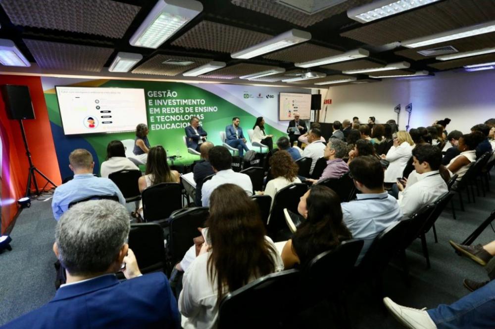 Prefeitura de Manaus participa de evento nacional sobre desafios e tendências na área de avaliação educacional