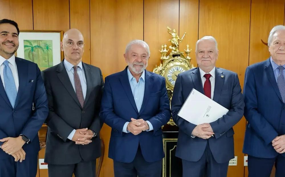 Fachin e Moraes convidam Lula para posse no STF