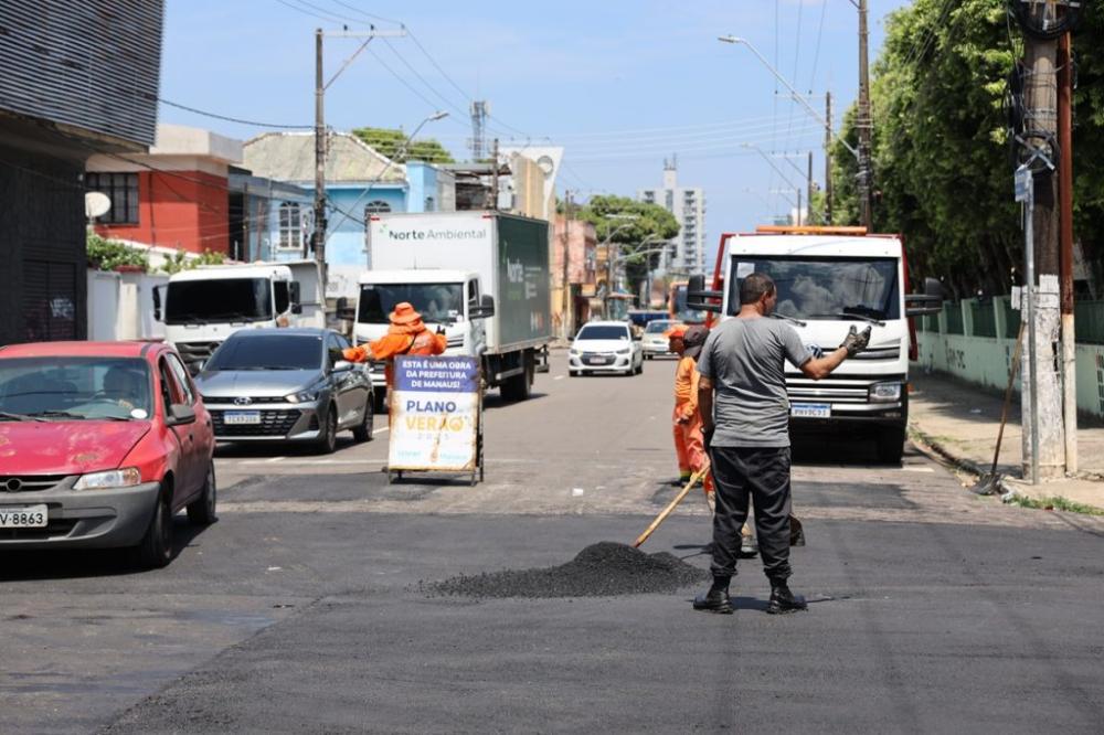 Prefeitura de Manaus realiza manutenção asfáltica da avenida 7 de Setembro