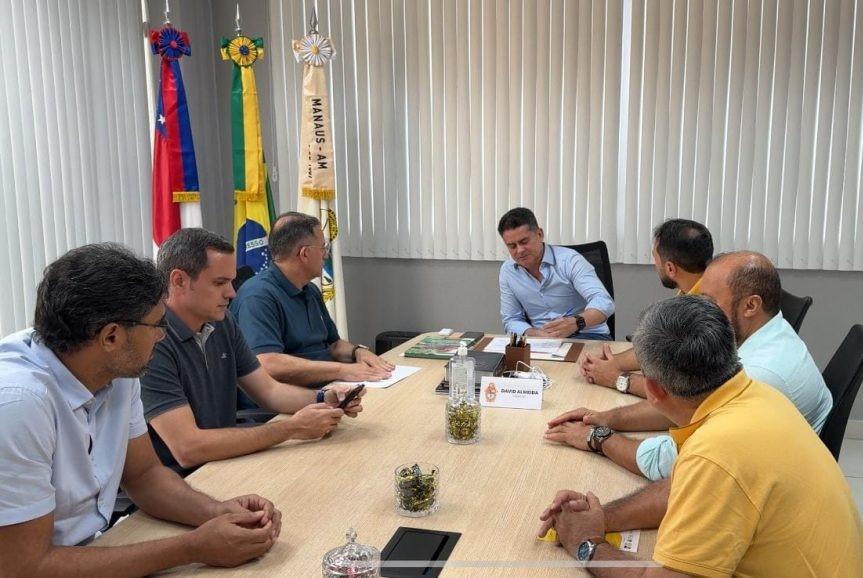 Prefeito David Almeida anuncia banca organizadora do concurso da Semed com mais de mil vagas