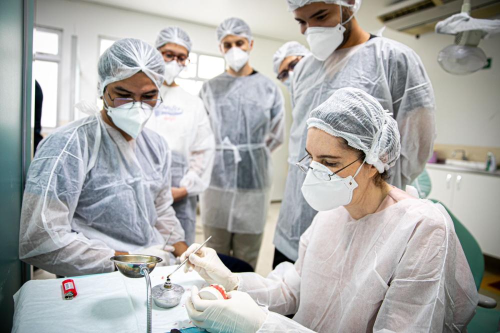 Reabilitação facial gratuita: A missão do Centro de Especialidades Odontológicas da UEA em transformar vidas