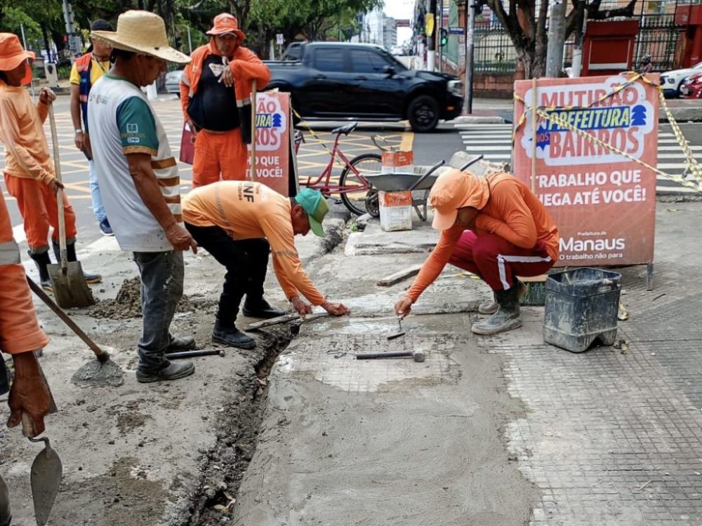 Prefeitura de Manaus revitaliza drenagem e passeio público na avenida 7 de Setembro, no Centro