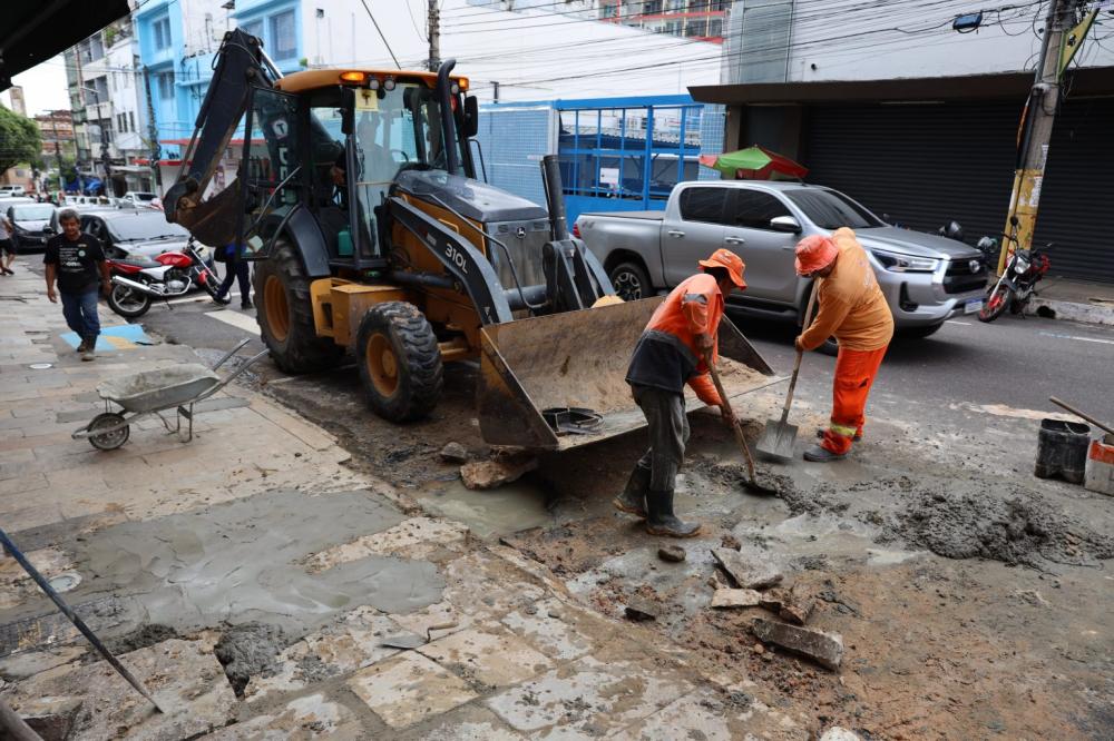Prefeitura de Manaus revitaliza calçadas da rua Miranda Leão e reforça compromisso com o centro histórico