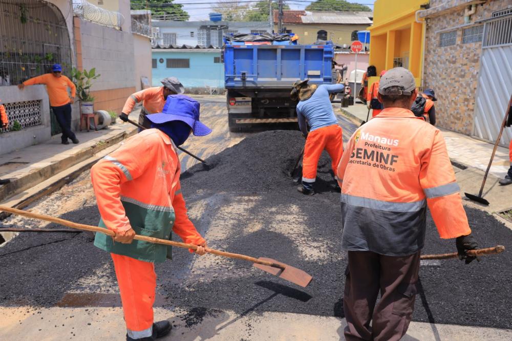 Prefeitura finaliza obras de infraestrutura na rua Gersoney dos Santos, no bairro Parque 10 de Novembro