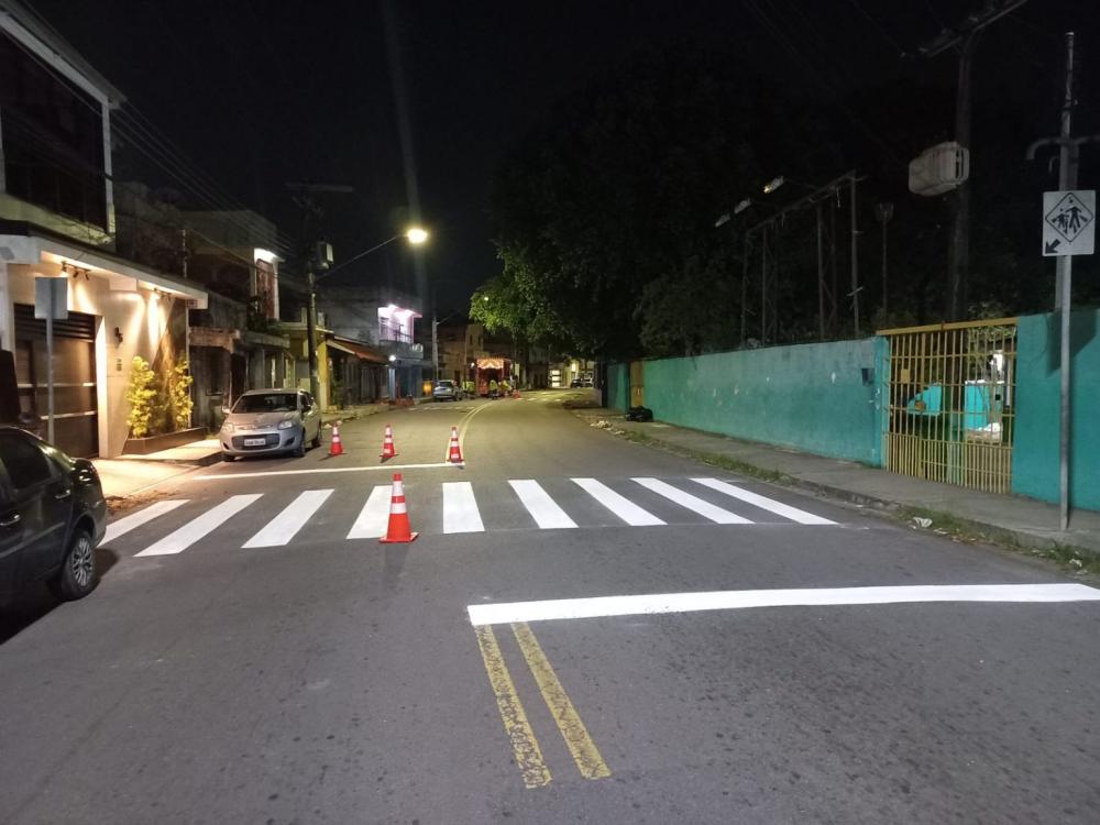 Prefeitura de Manaus reforça sinalização viária em ruas das zonas Norte e Leste