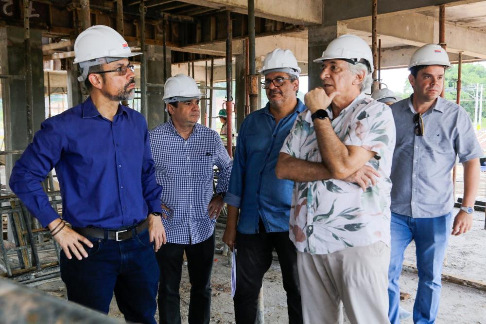 Prefeitura de Manaus acelera licenciamento urbano, investe em inovação e prepara novo aquário municipal