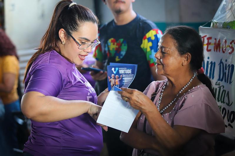 Prefeitura de Manaus realiza ação de sensibilização no T2 e reforça o respeito à pessoa idosa