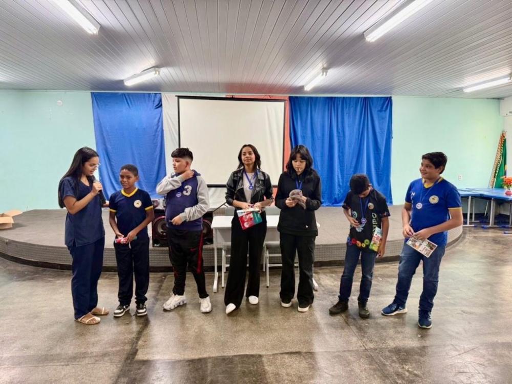 Ação educativa da Prefeitura de Manaus conscientiza estudantes sobre o combate à violência contra a pessoa idosa