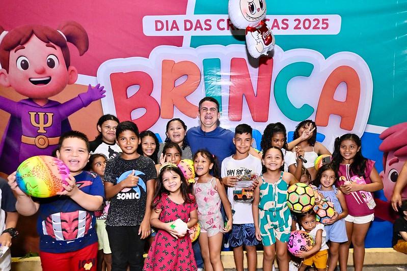 Prefeito David Almeida encerra Dia das Crianças com 120 mil pessoas no parque Gigantes da Floresta