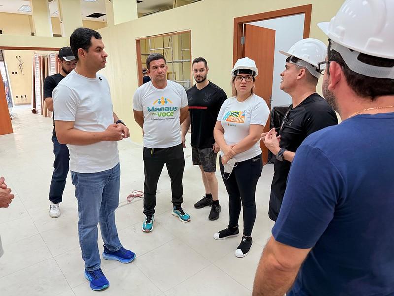 Prefeito David Almeida fiscaliza obras que unem história e inclusão no Centro de Manaus