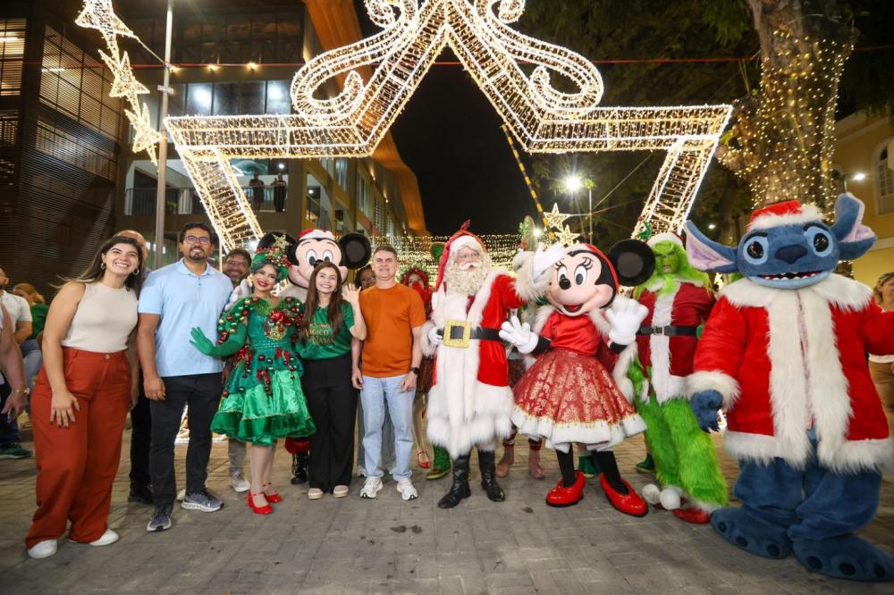 David Almeida abre temporada natalina e reforça compromisso de levar alegria e desenvolvimento à toda Manaus