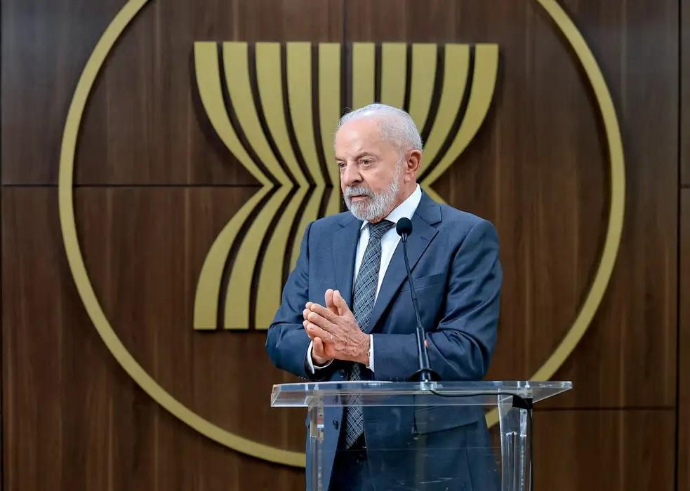 Lula quer discutir com Trump punição dada a ministros do STF Lula quer discutir com Trump punição dada a ministros do STF