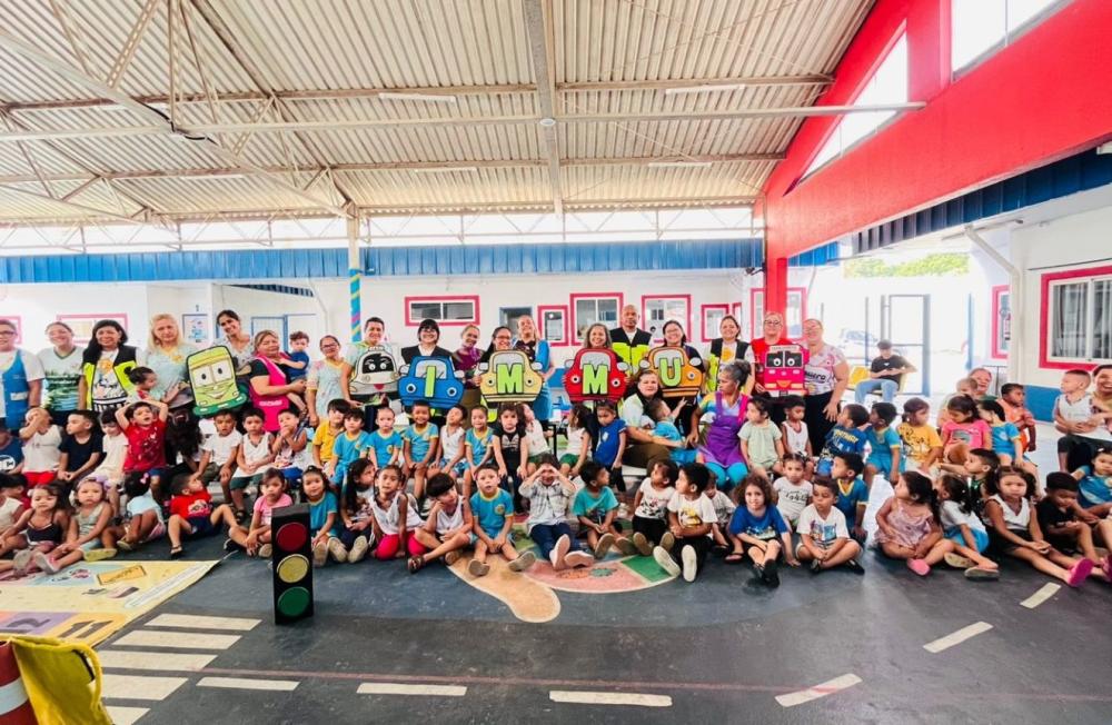 Prefeitura de Manaus leva aprendizado sobre segurança viária para crianças no Santa Etelvina
