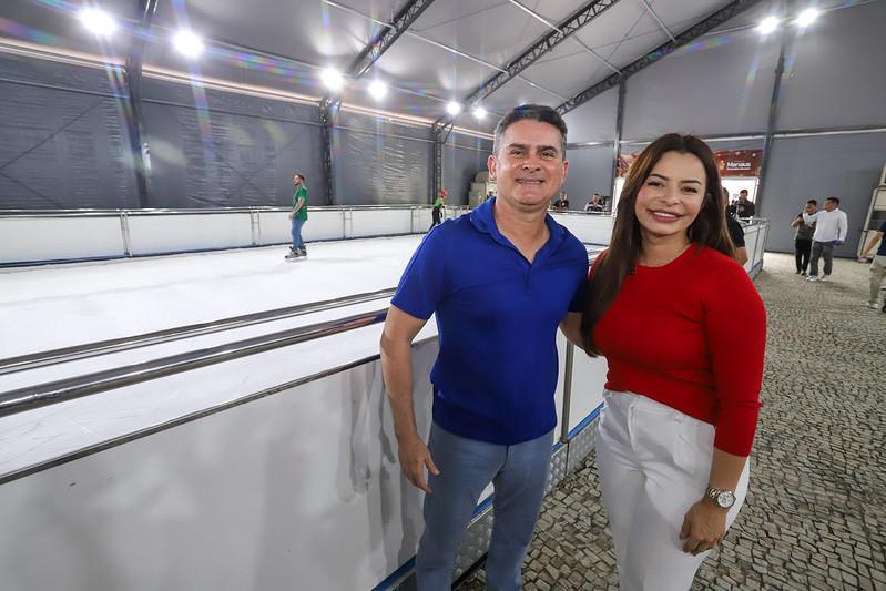 Prefeito David Almeida apresenta pista de patinação no gelo e amplia programação do ‘Um Sonho Mágico de Natal’ Prefeito David Almeida apresenta pista de patinação no gelo e amplia programação do ‘Um Sonho Mágico de Natal’