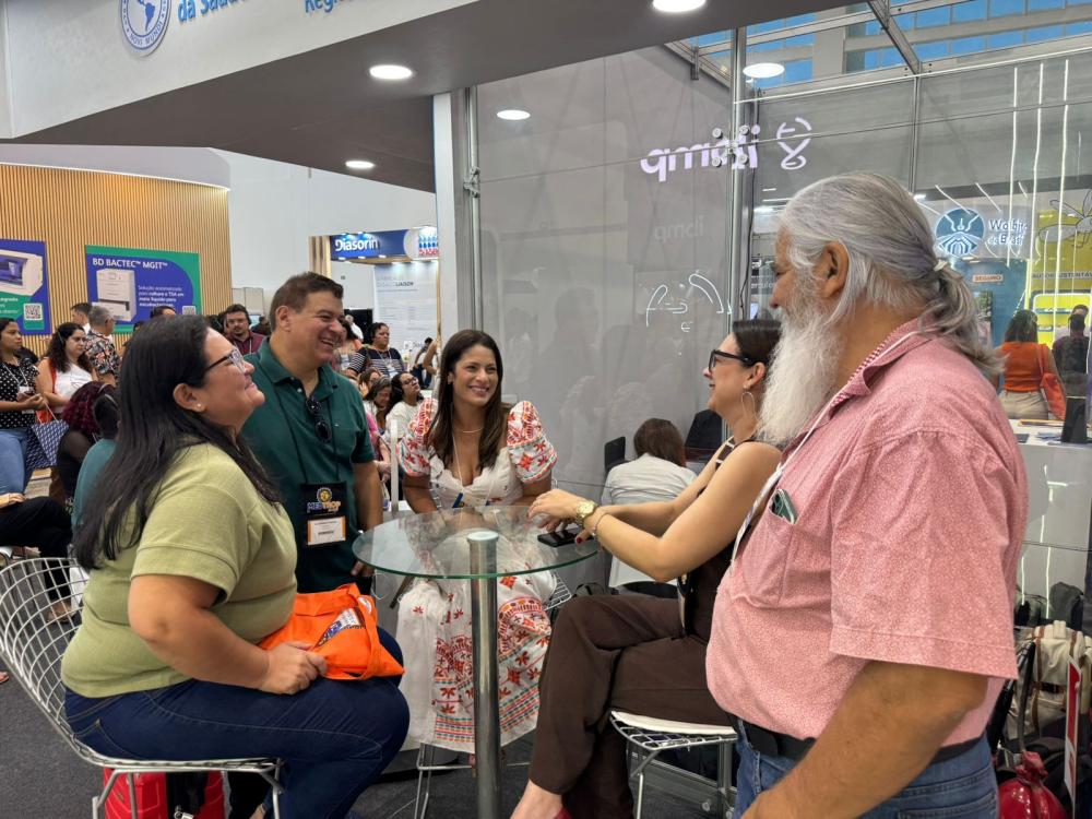 Amazonas: Pesquisadores da FVS-RCP apresentam avanços em vigilância em saúde no MedTrop 2025