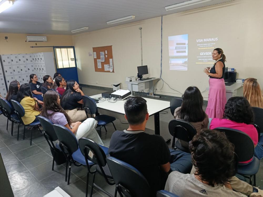 Visa Manaus recebe visita acadêmica de alunos de Medicina da Ufam