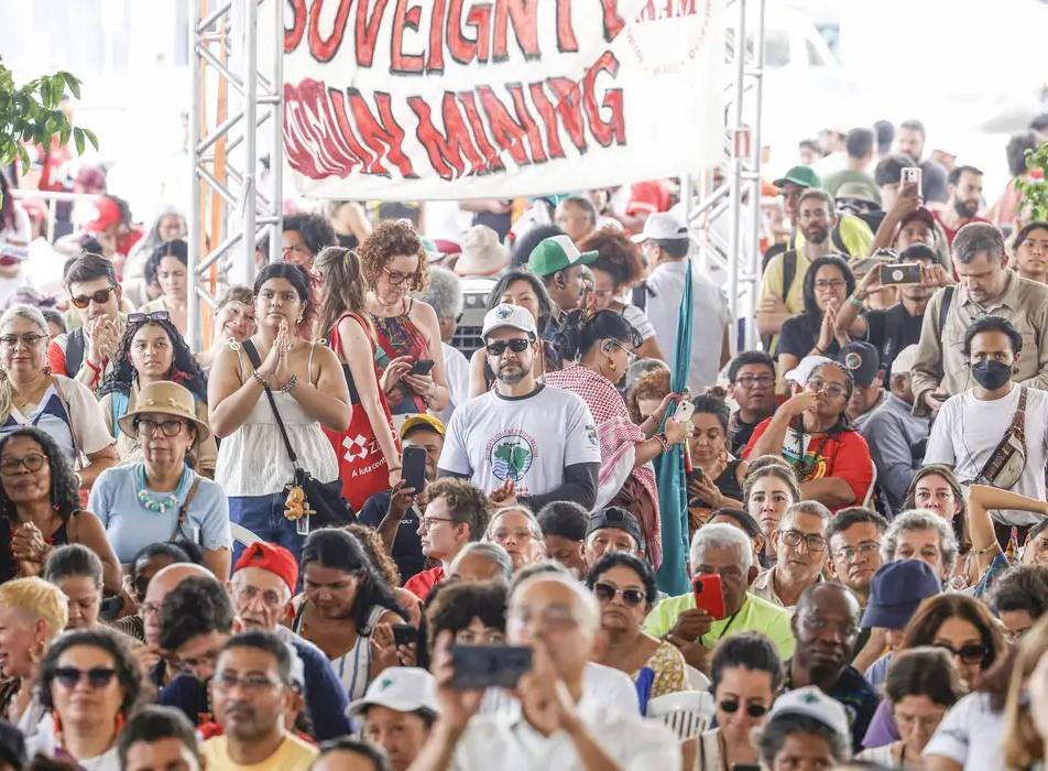 Cúpula dos Povos repudia falsas soluções e critica modelo capitalista