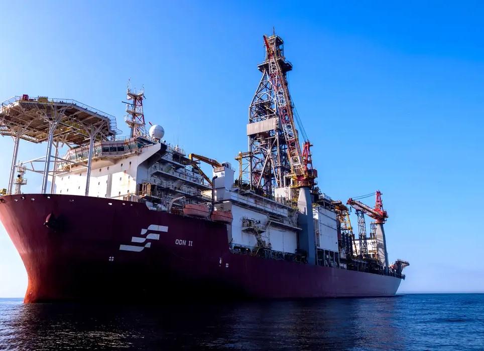 Petrobras descobre mais reservatório de petróleo na Bacia de Campos