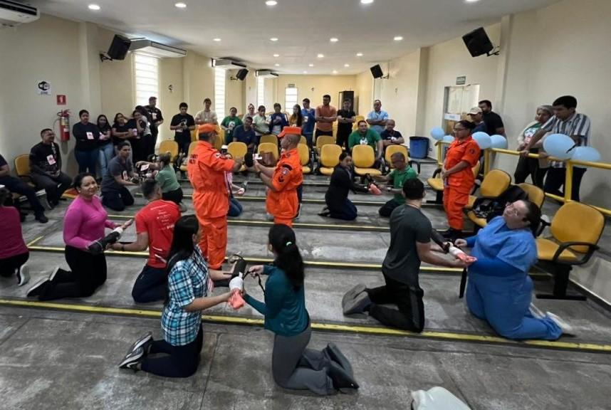 Profissionais de saúde da prefeitura participam de treinamento de brigada de emergência