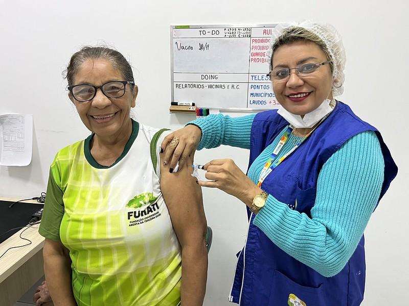 Parceria entre Prefeitura de Manaus e Funati garante vacinação de idosos contra o vírus da gripe nesta terça-feira