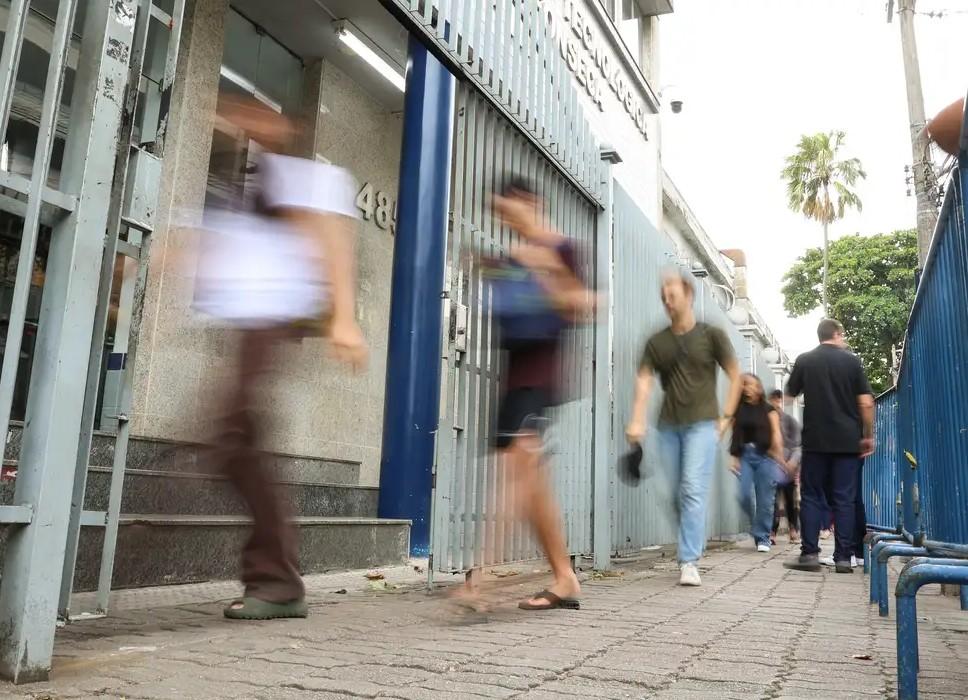 Saiba quais são as três questões anuladas no Enem 2025