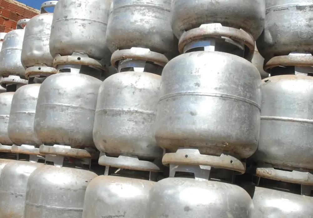 Gás gratuito chega a 1 milhão de famílias a partir de segunda-feira