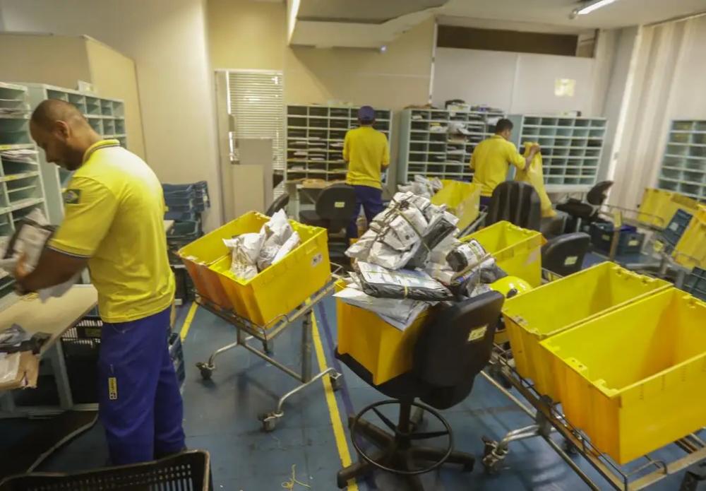 Correios aprovam demissão voluntária e fechamento de agências