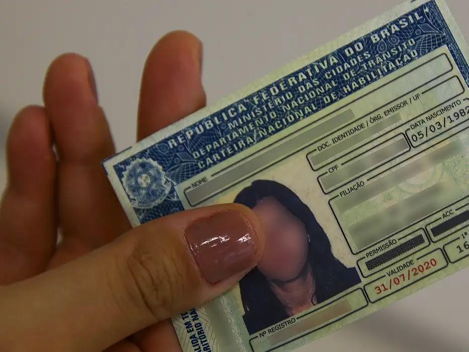 Tentativas de fraudes com documentos mais que dobram de 2022 a 2025