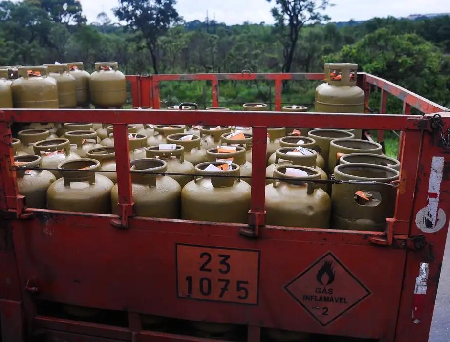Gás gratuito para 1 milhão de famílias tem início hoje