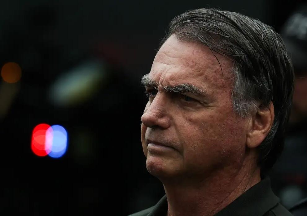 PL suspende atividades partidárias e salário de Bolsonaro